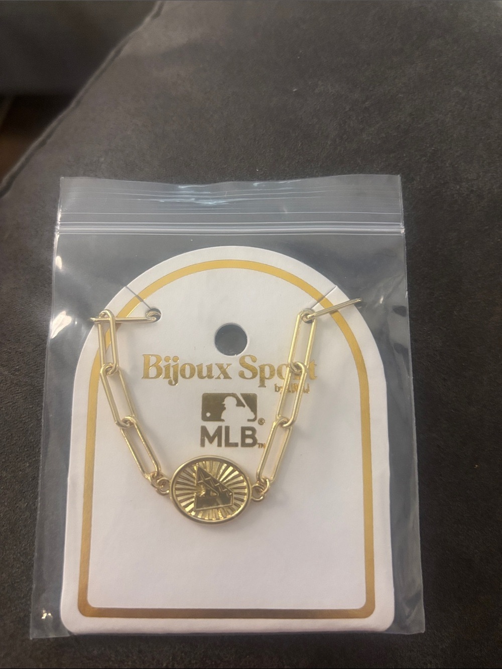 Bijoux Spot MLB Gold-Link Bracelet with Radiant Pendant
